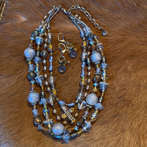 Multi strand beaded necklace with matching earrings - Picture 3 of 3